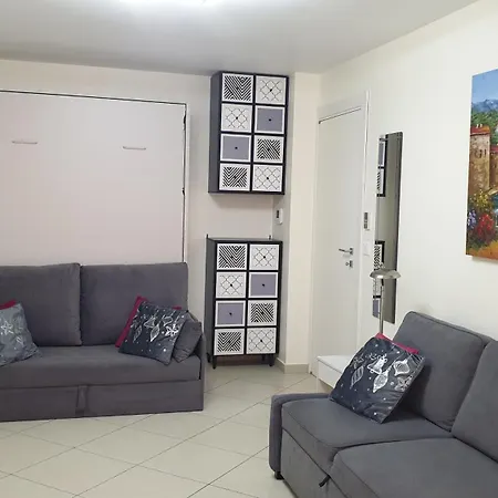 Cocooning Apartment Menton